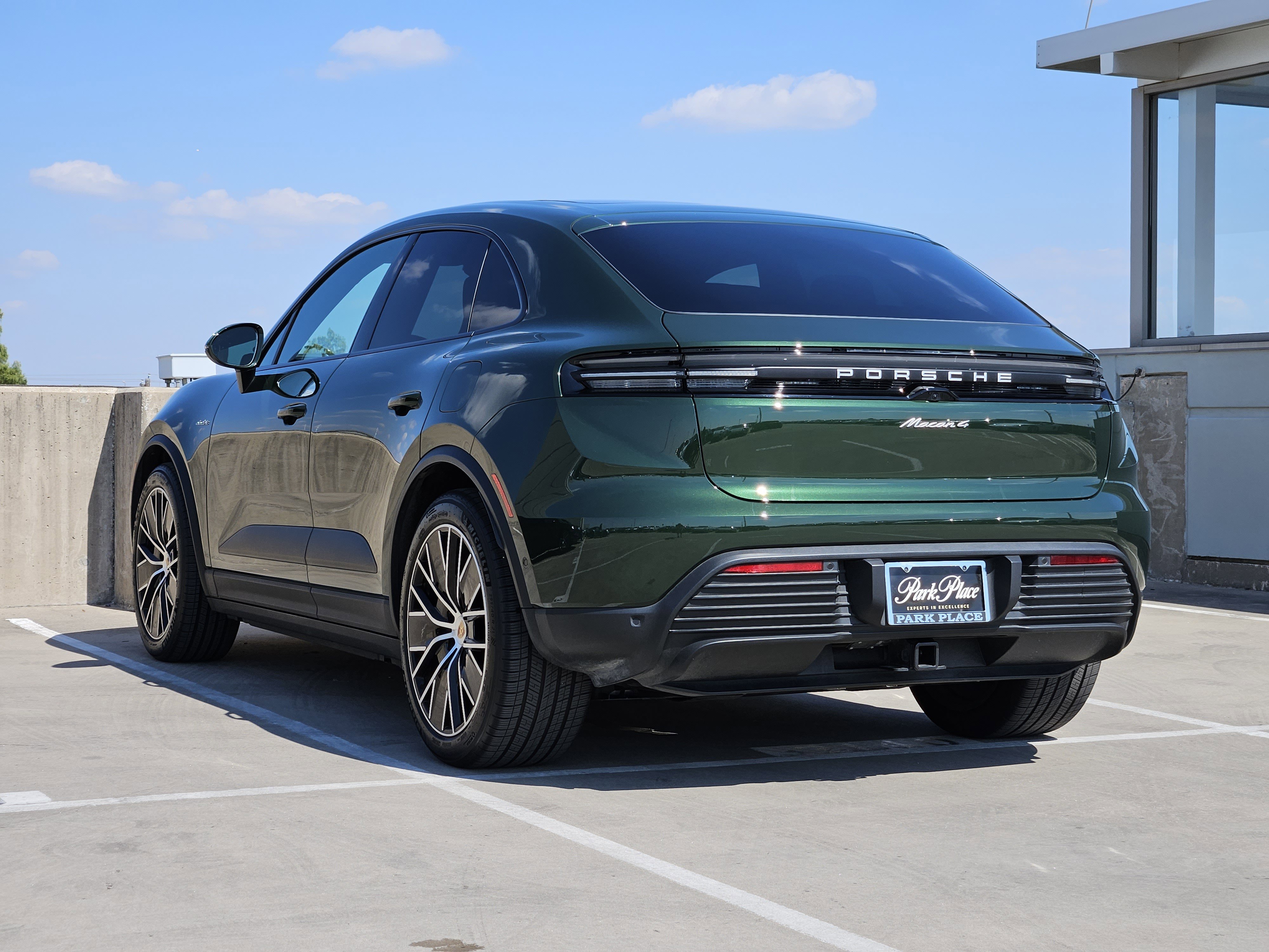Certified 2025 Porsche Macan 4 Electric image 3