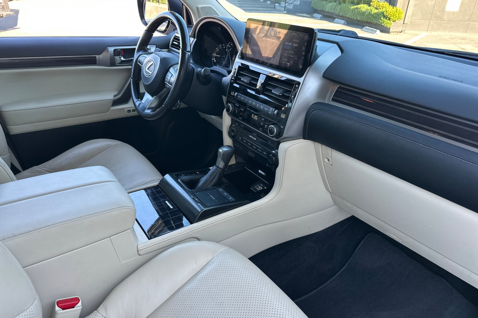 Used 2022 Lexus GX 460 Luxury w/ Off Road Package AWD/4WD image 35