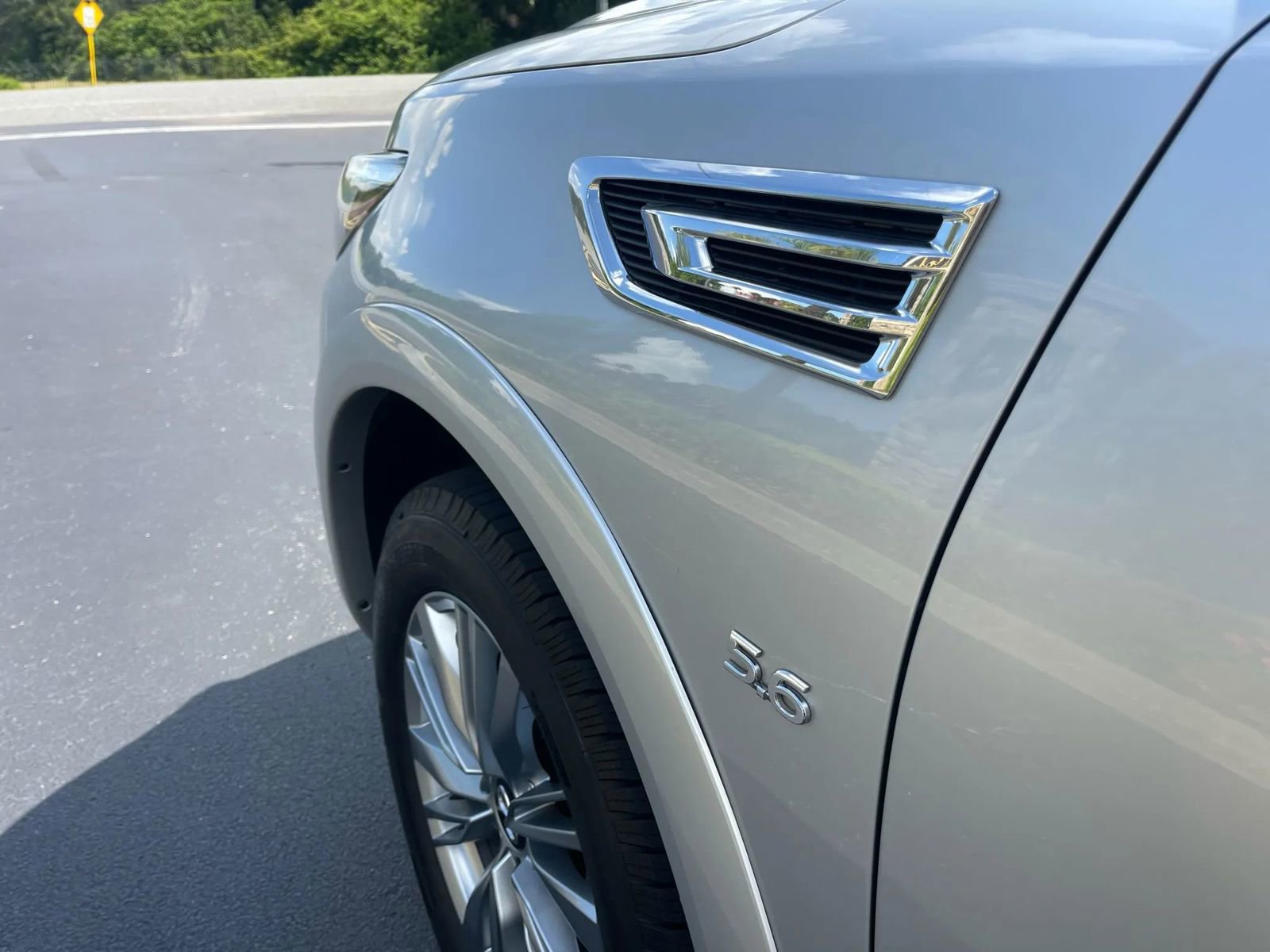 Used 2019 INFINITI QX80 Luxe image 22