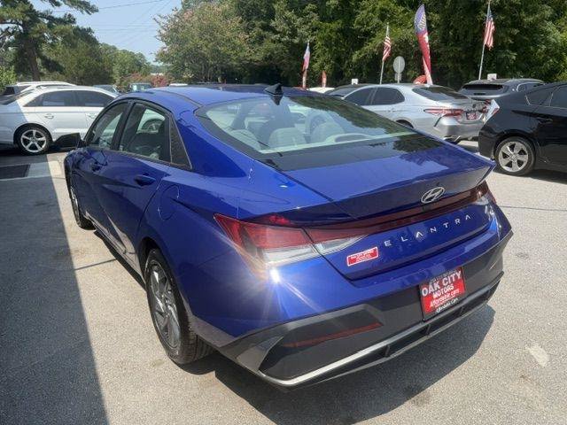Used 2024 Hyundai Elantra SEL FWD image 7