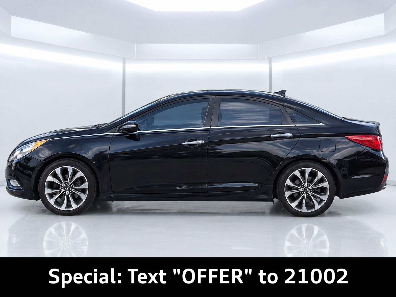 Used 2014 Hyundai Sonata SE FWD image 2