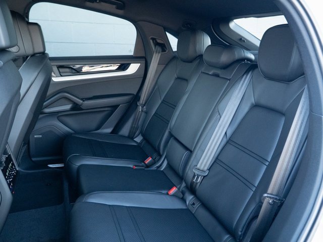 New 2026 Porsche Cayenne S image 18