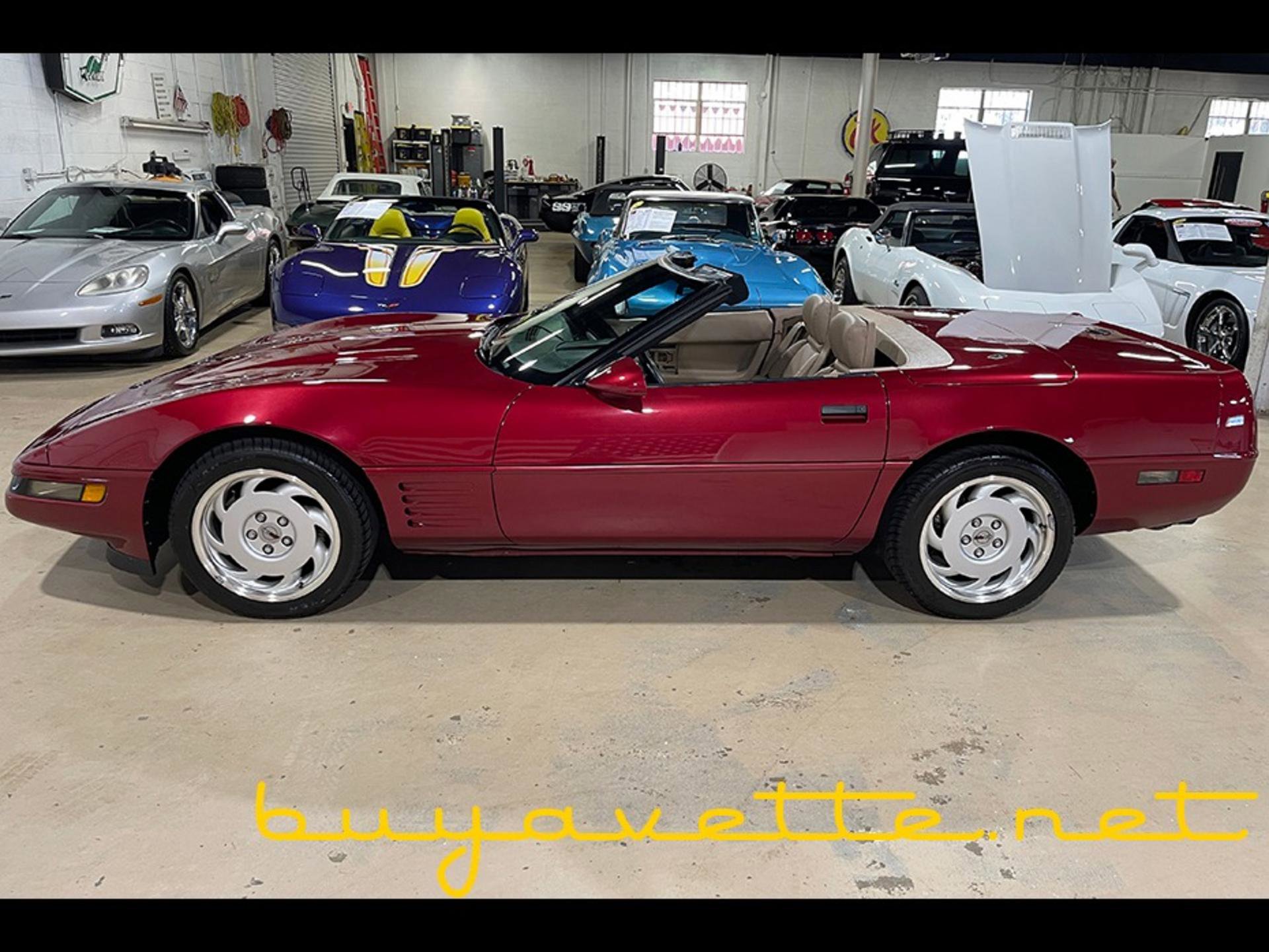 Used 1992 Chevrolet Corvette Convertible image 8