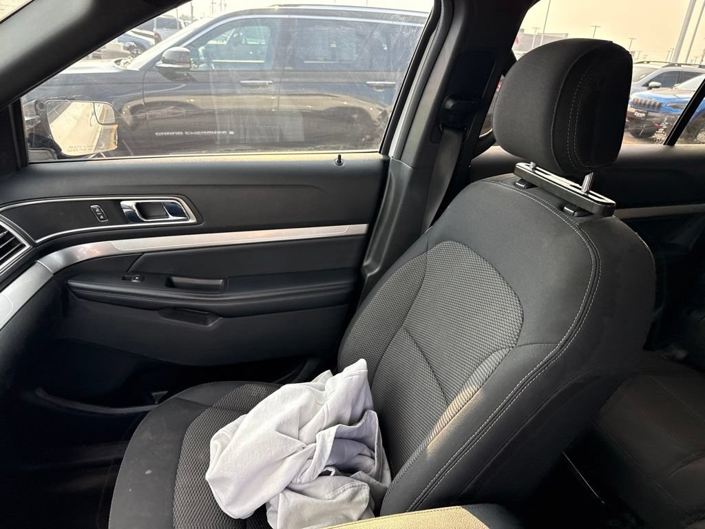 Used 2017 Ford Explorer XLT AWD/4WD image 11