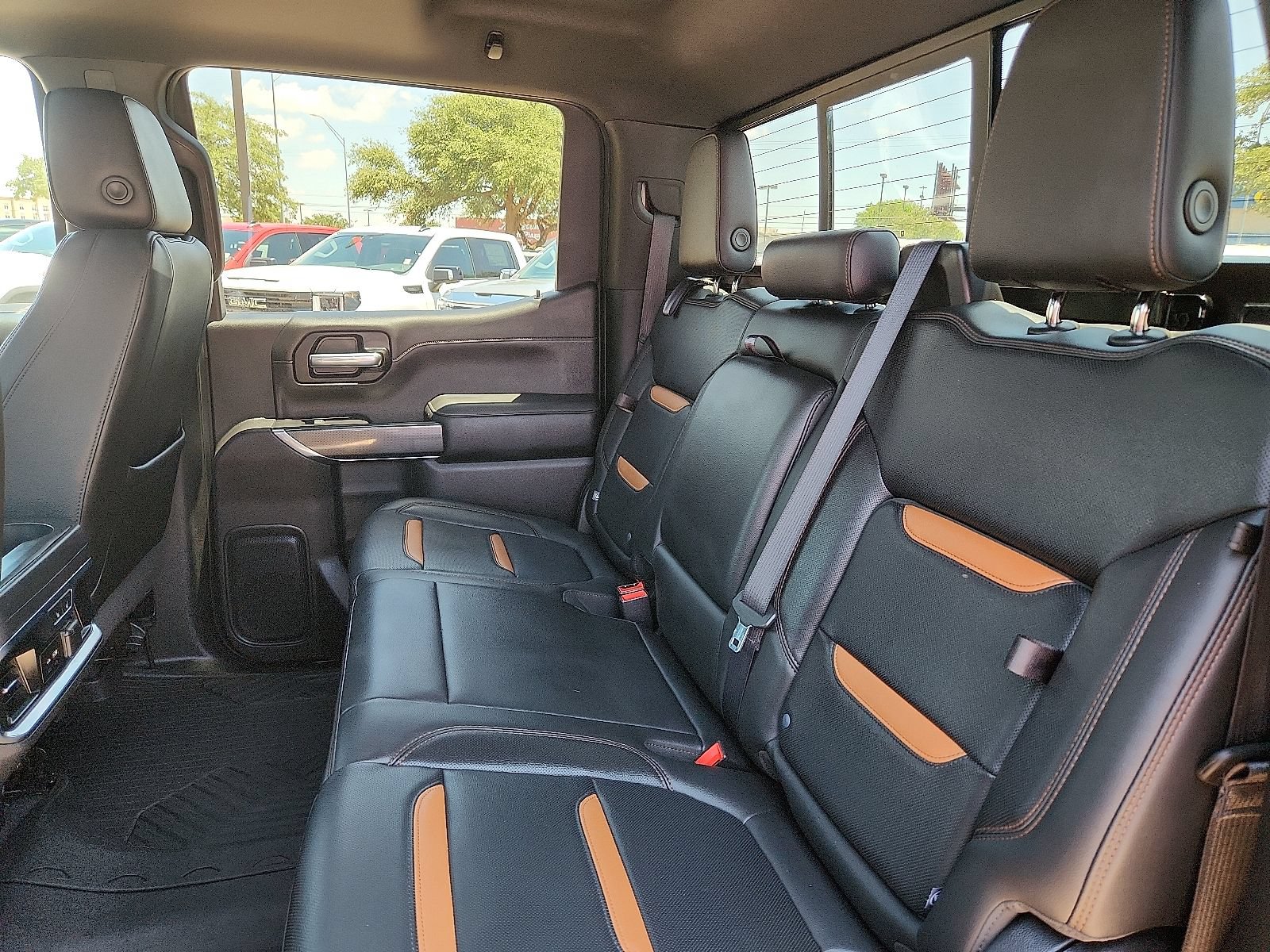 Used 2020 GMC Sierra 1500 AT4 w/ Off-Road Performance Package AWD/4WD image 12