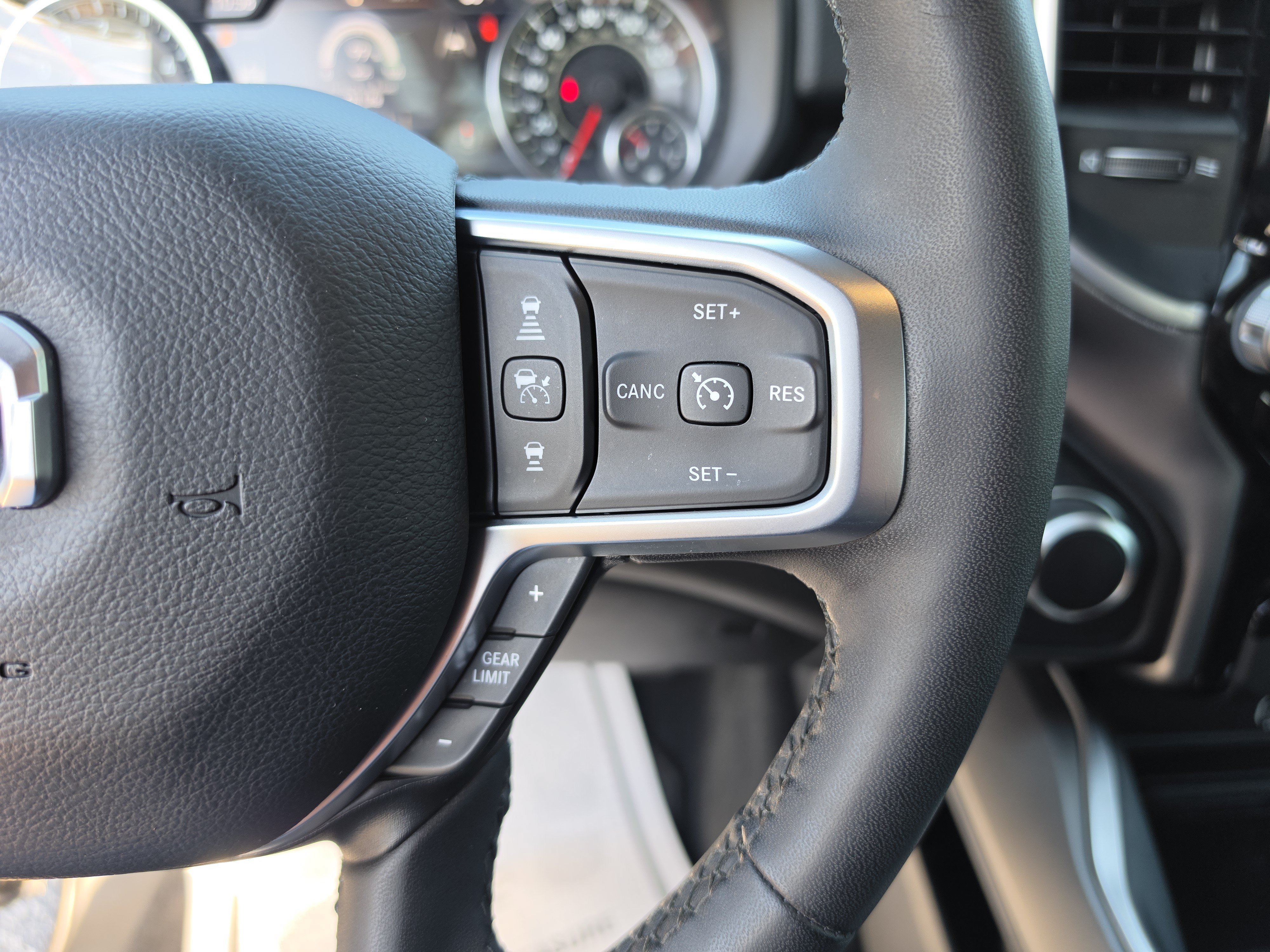 Used 2025 RAM 1500 Big Horn AWD/4WD image 30