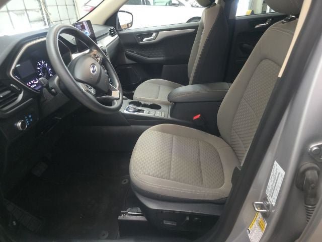 Used 2020 Ford Escape SE FWD image 14