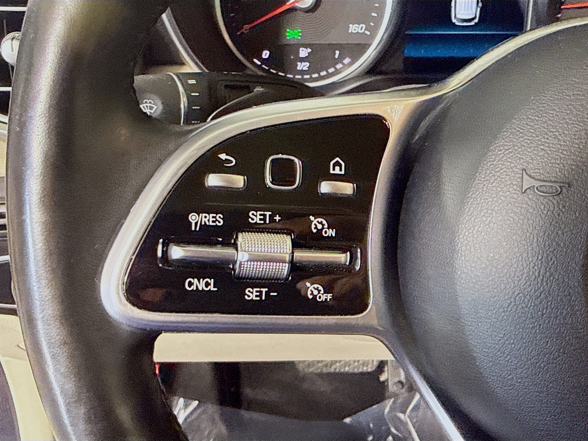 Used 2021 Mercedes-Benz GLC 300 4MATIC image 14