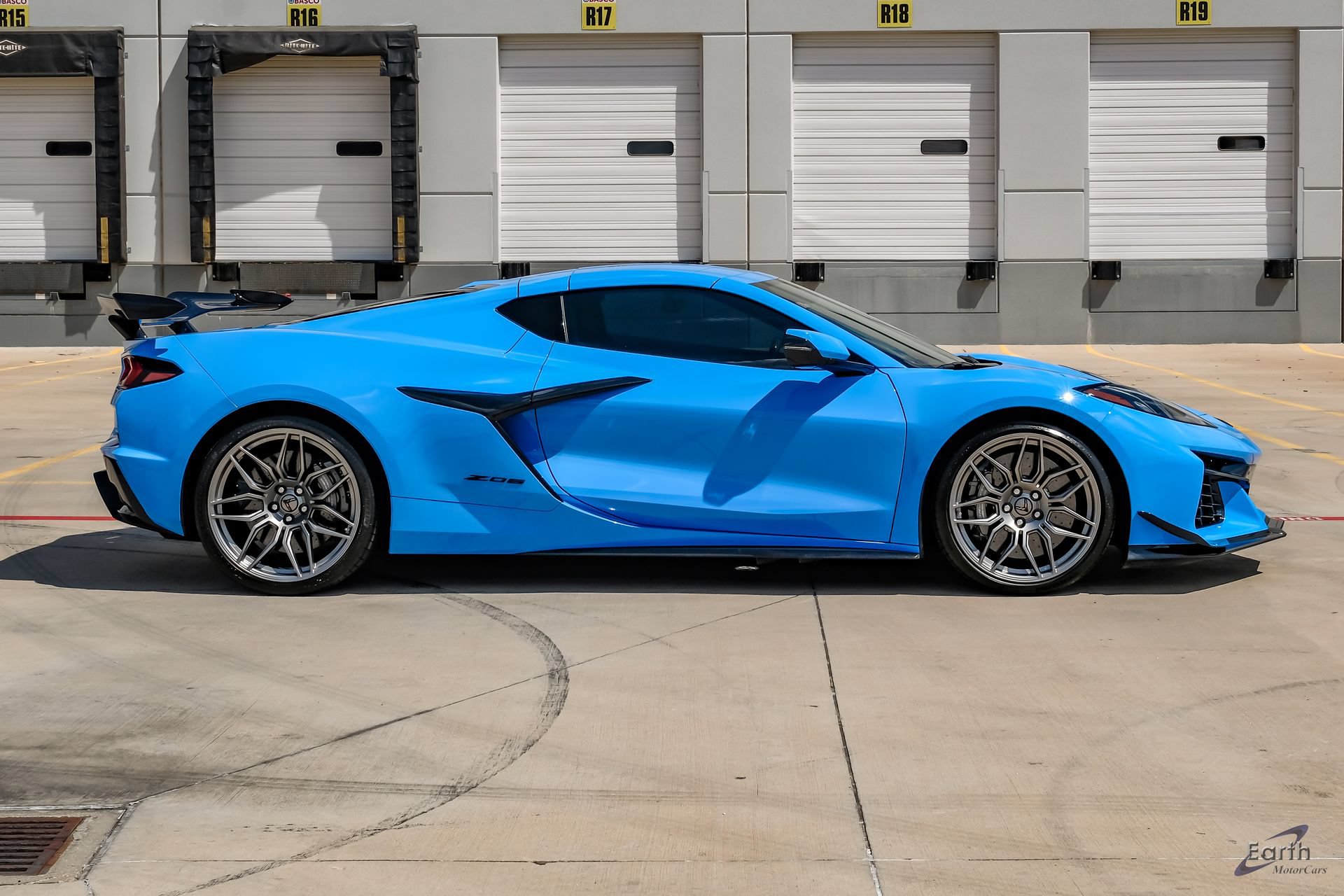 Used 2024 Chevrolet Corvette Z06 w/ Z07 Performance Package RWD image 21