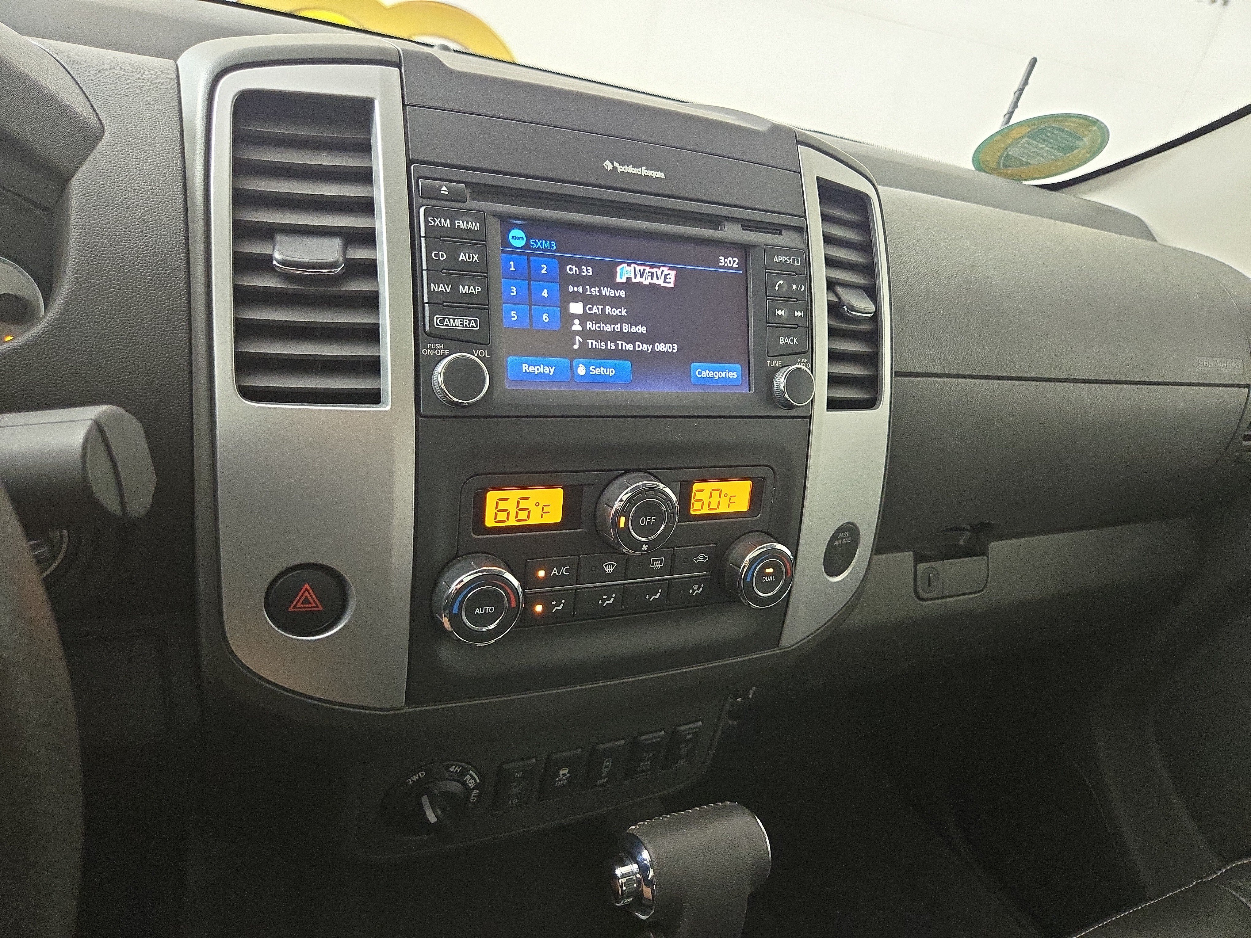 Used 2018 Nissan Frontier PRO-4X w/ Pro-4x Luxury Package AWD/4WD image 23