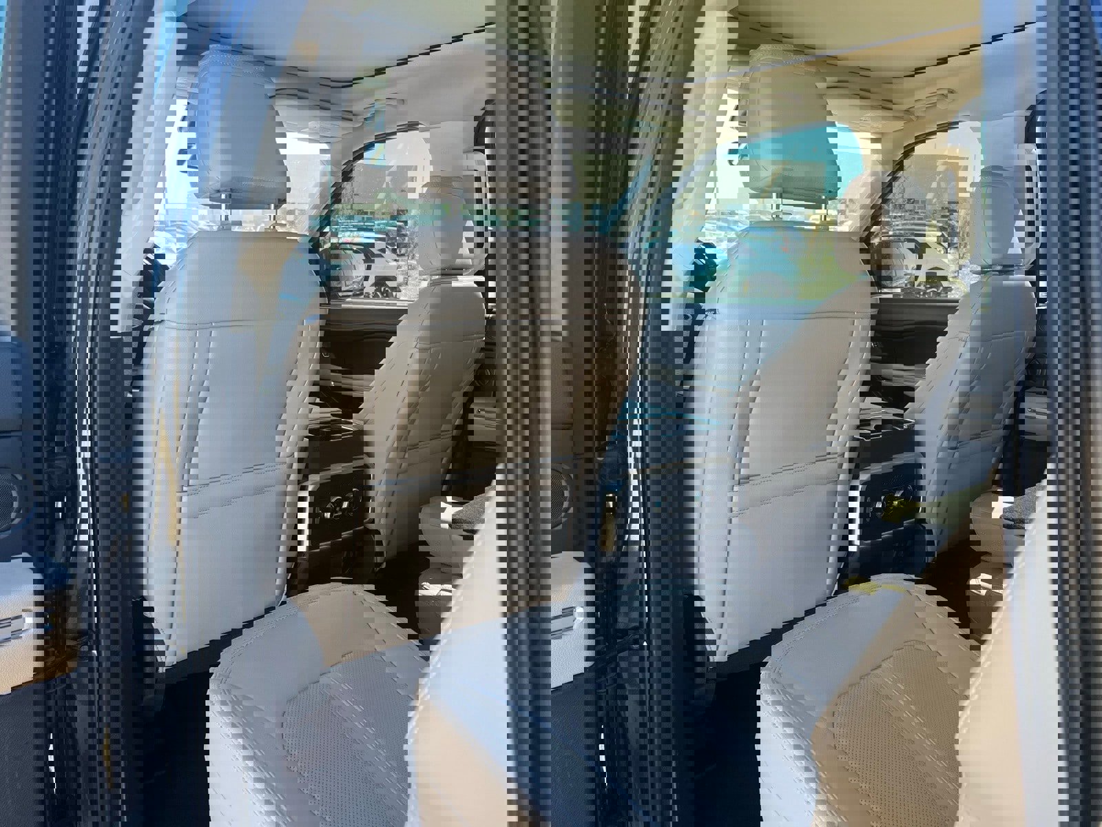 Used 2024 Ford Expedition Max Limited image 19