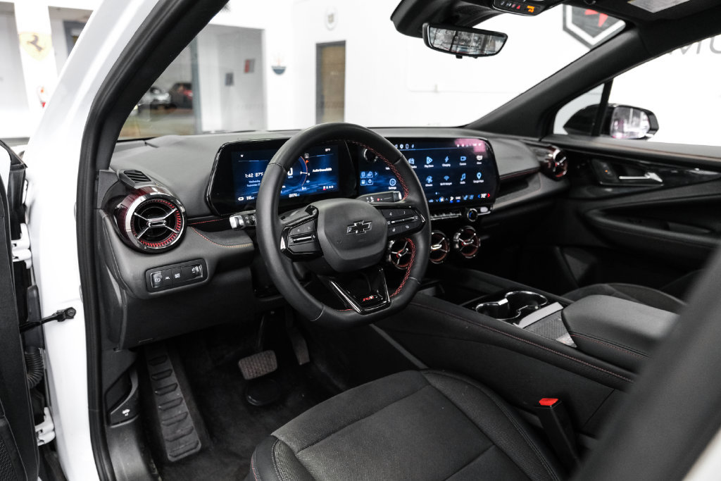 Used 2024 Chevrolet Blazer EV RS AWD/4WD image 3