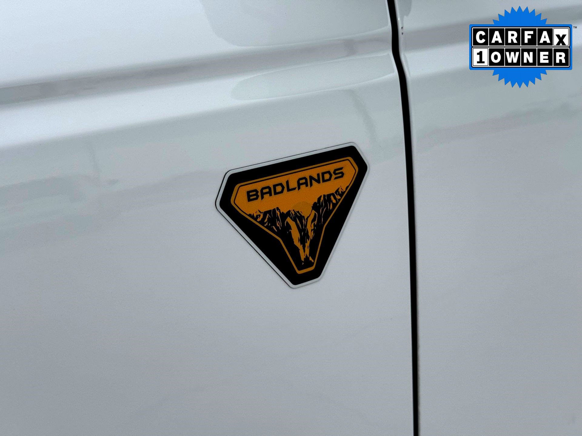 Used 2024 Ford Bronco Badlands image 3