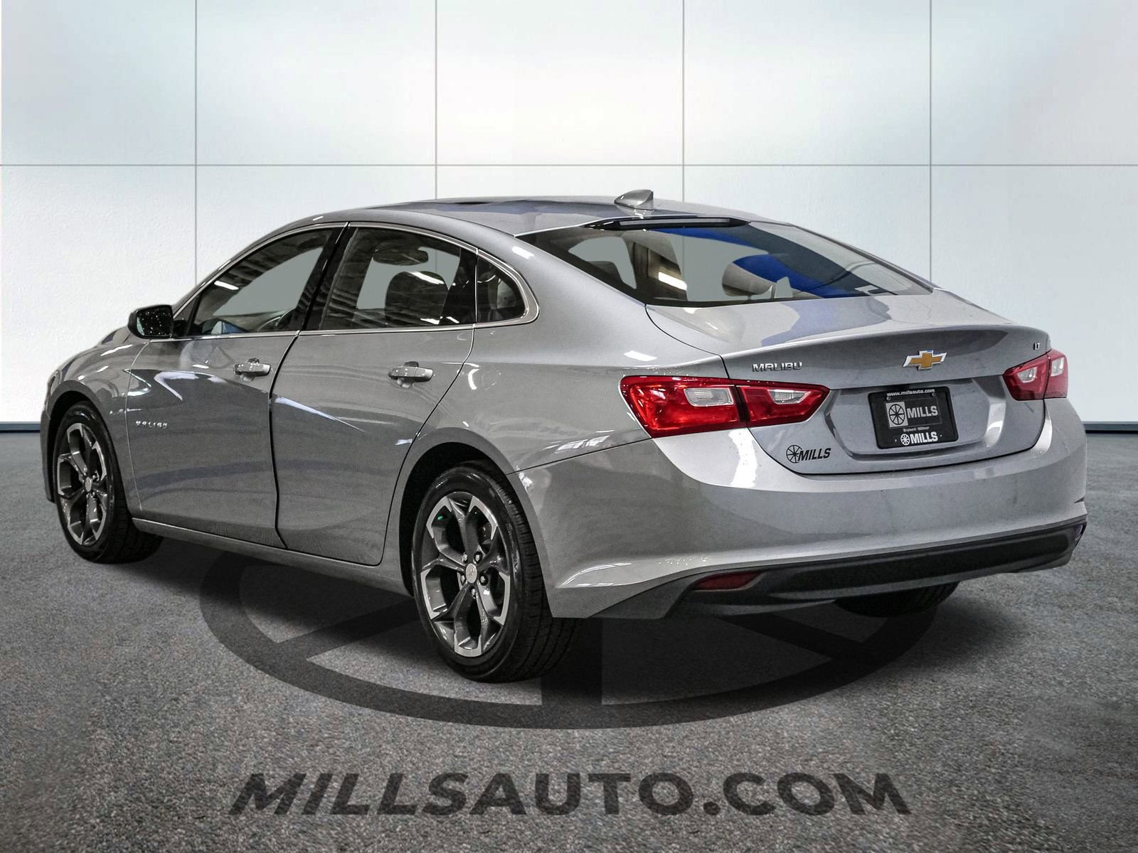 Used 2023 Chevrolet Malibu LT image 5
