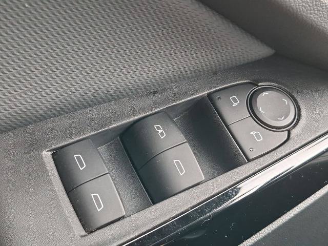 Used 2025 Chevrolet Equinox LT w/ Safety and Technology Package AWD/4WD image 30