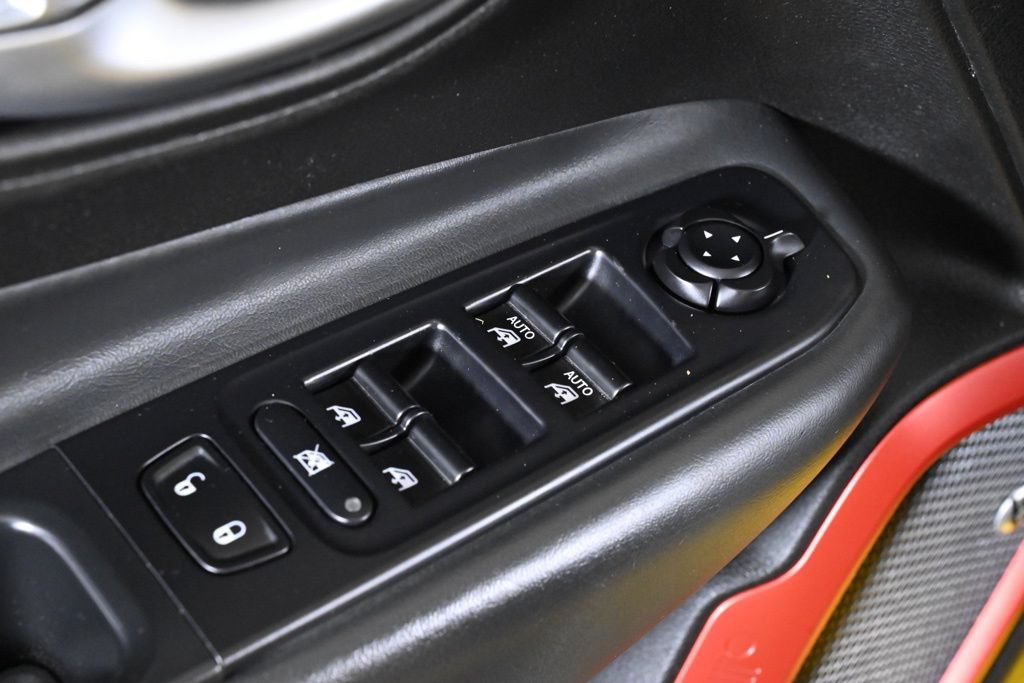 Used 2019 Jeep Renegade Trailhawk AWD/4WD image 23
