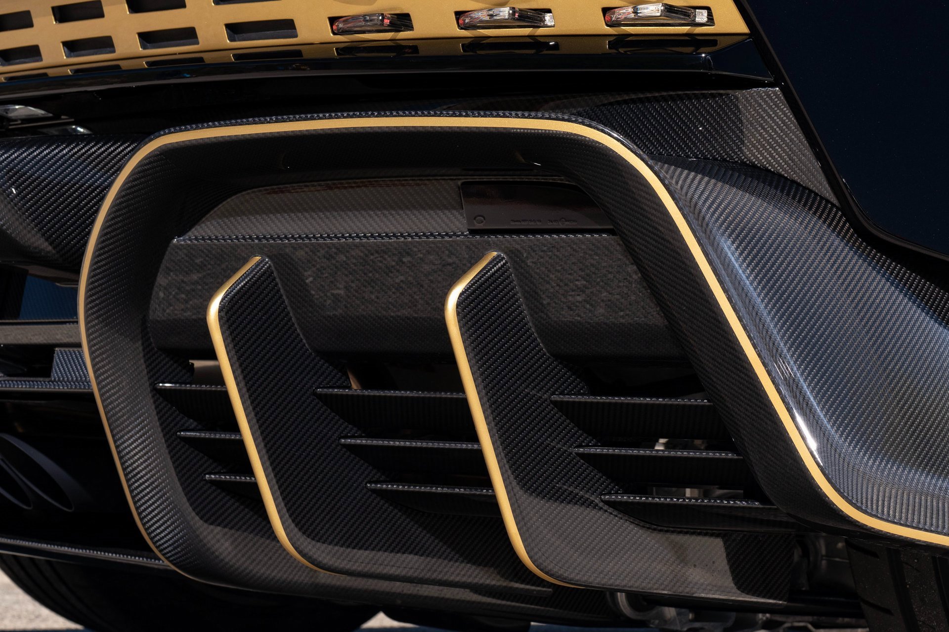 Used 2024 Aston Martin Valour image 63