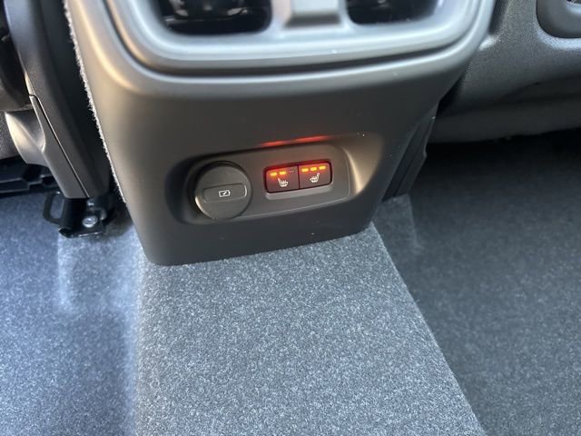 Certified 2023 Volvo XC40 B5 Ultimate w/ Climate Package image 14