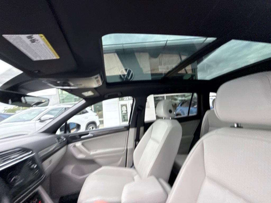 Used 2023 Volkswagen Tiguan SE R-Line AWD/4WD image 18
