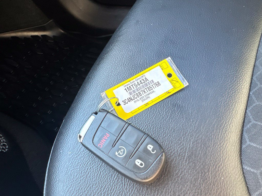 Used 2019 Jeep Compass Latitude w/ Popular Equipment Group FWD image 27
