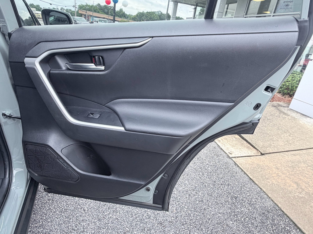 Used 2022 Toyota RAV4 XLE w/ Convenience Package FWD image 31