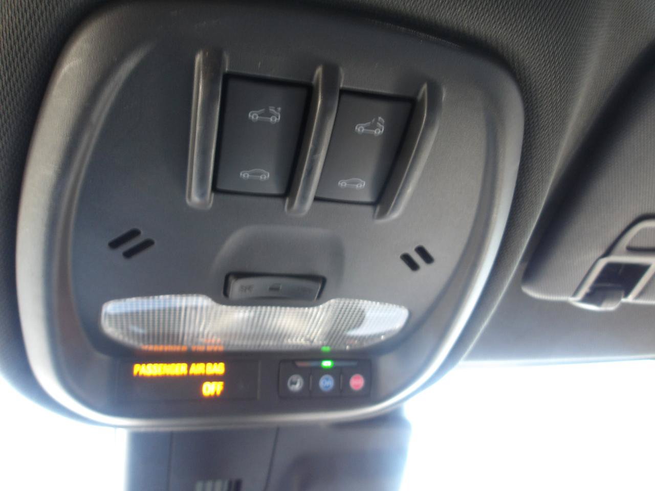 Used 2024 Chevrolet Trax RS w/ Sunroof Package FWD image 22