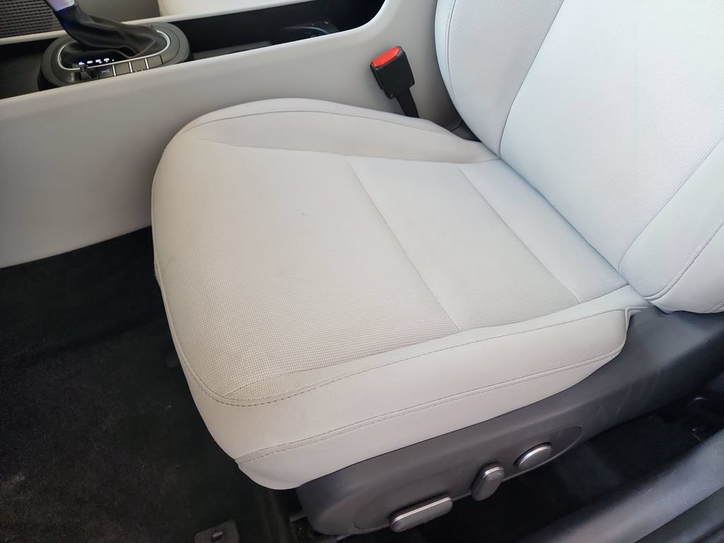 Used 2025 Hyundai Kona SEL AWD/4WD image 15