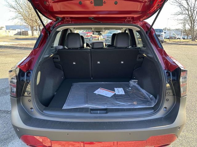 New 2026 Nissan Kicks SR image 12