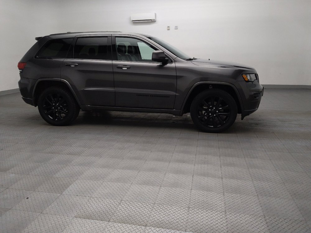 Used 2020 Jeep Grand Cherokee Altitude RWD image 11