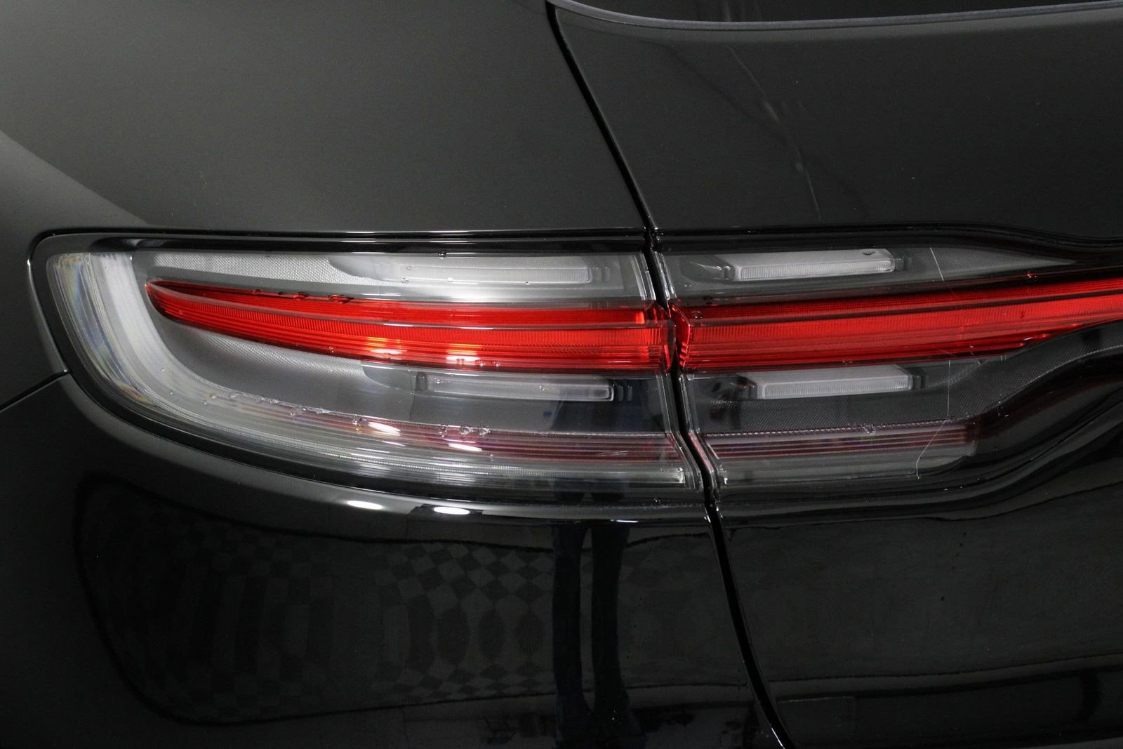 Certified 2025 Porsche Macan image 21