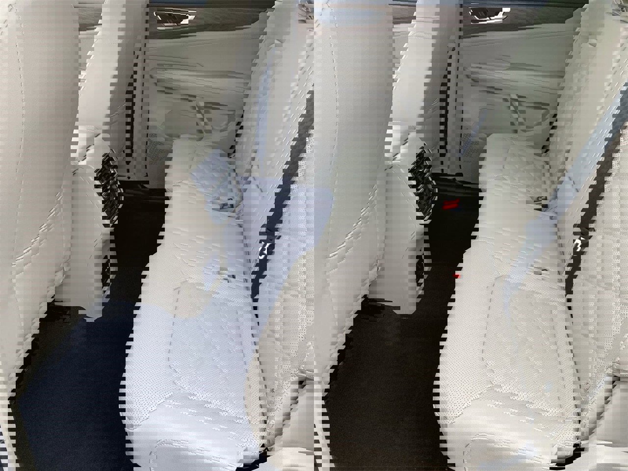 New 2026 Volkswagen Atlas SE image 13