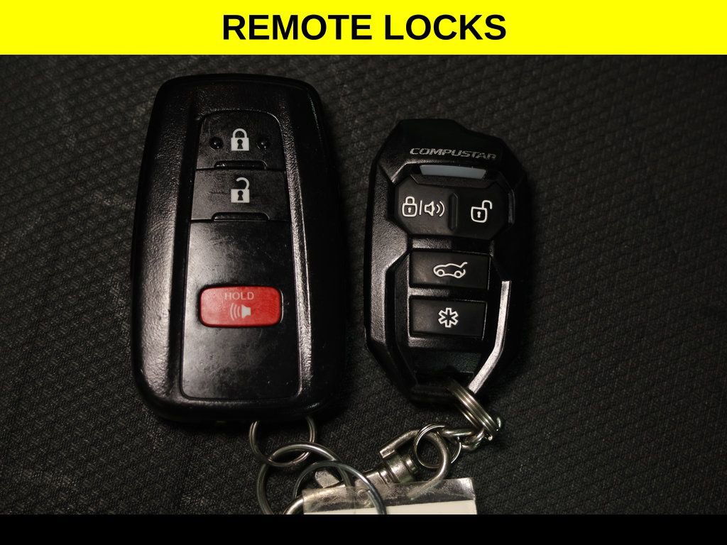 Used 2021 Toyota RAV4 XLE image 10