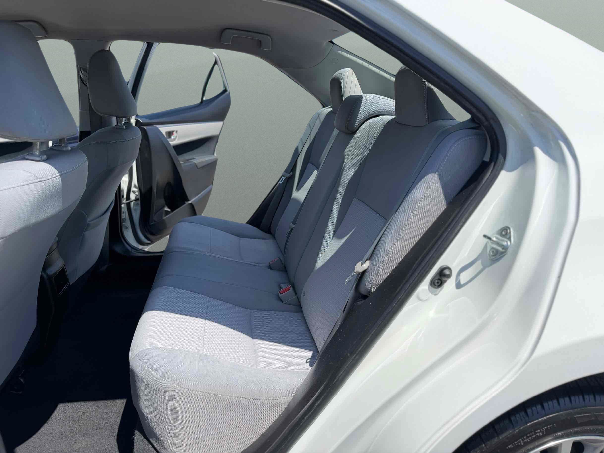 Used 2014 Toyota Corolla LE FWD image 11