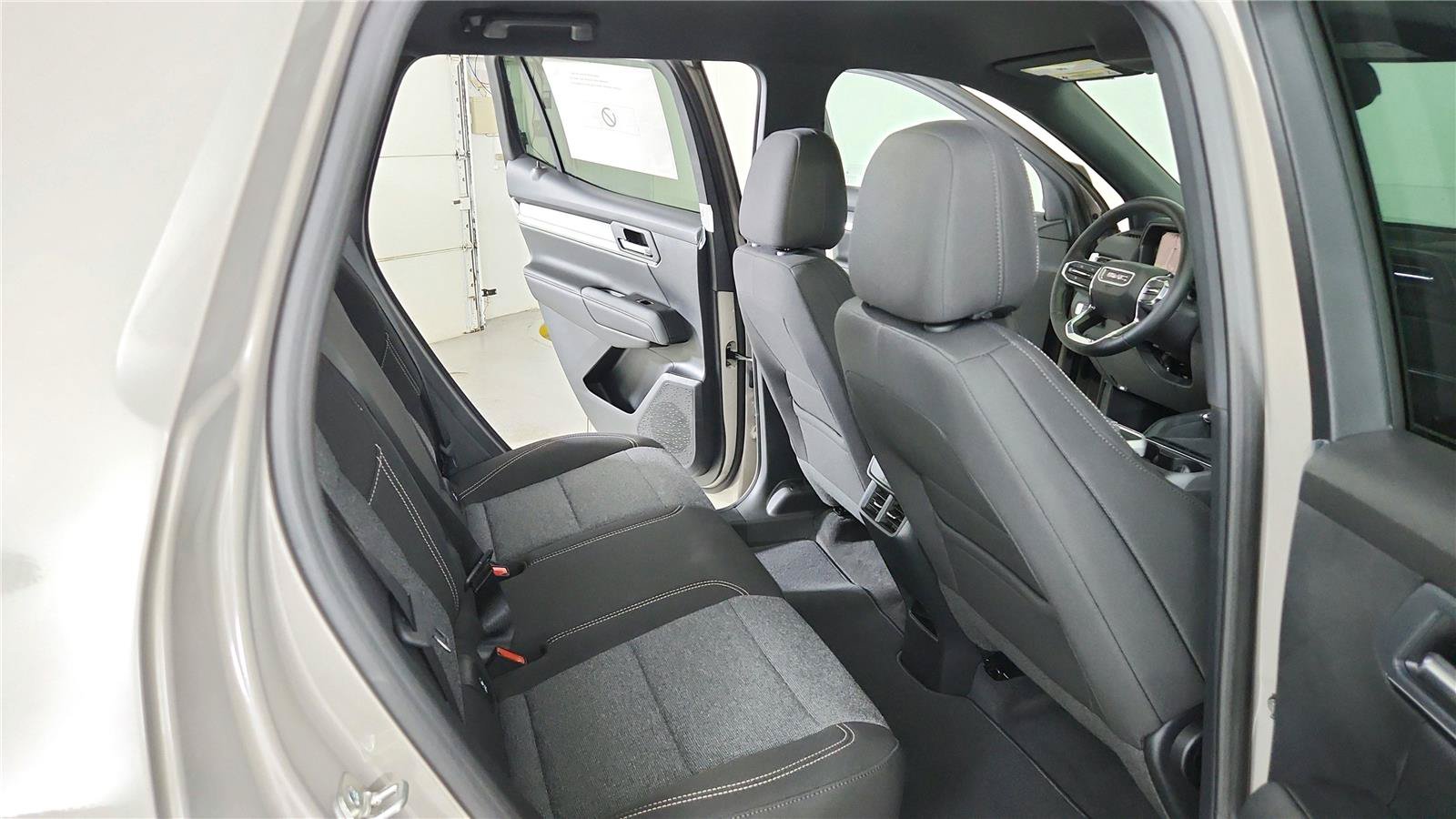 Used 2026 GMC Terrain Elevation w/ Technology Package II FWD image 18