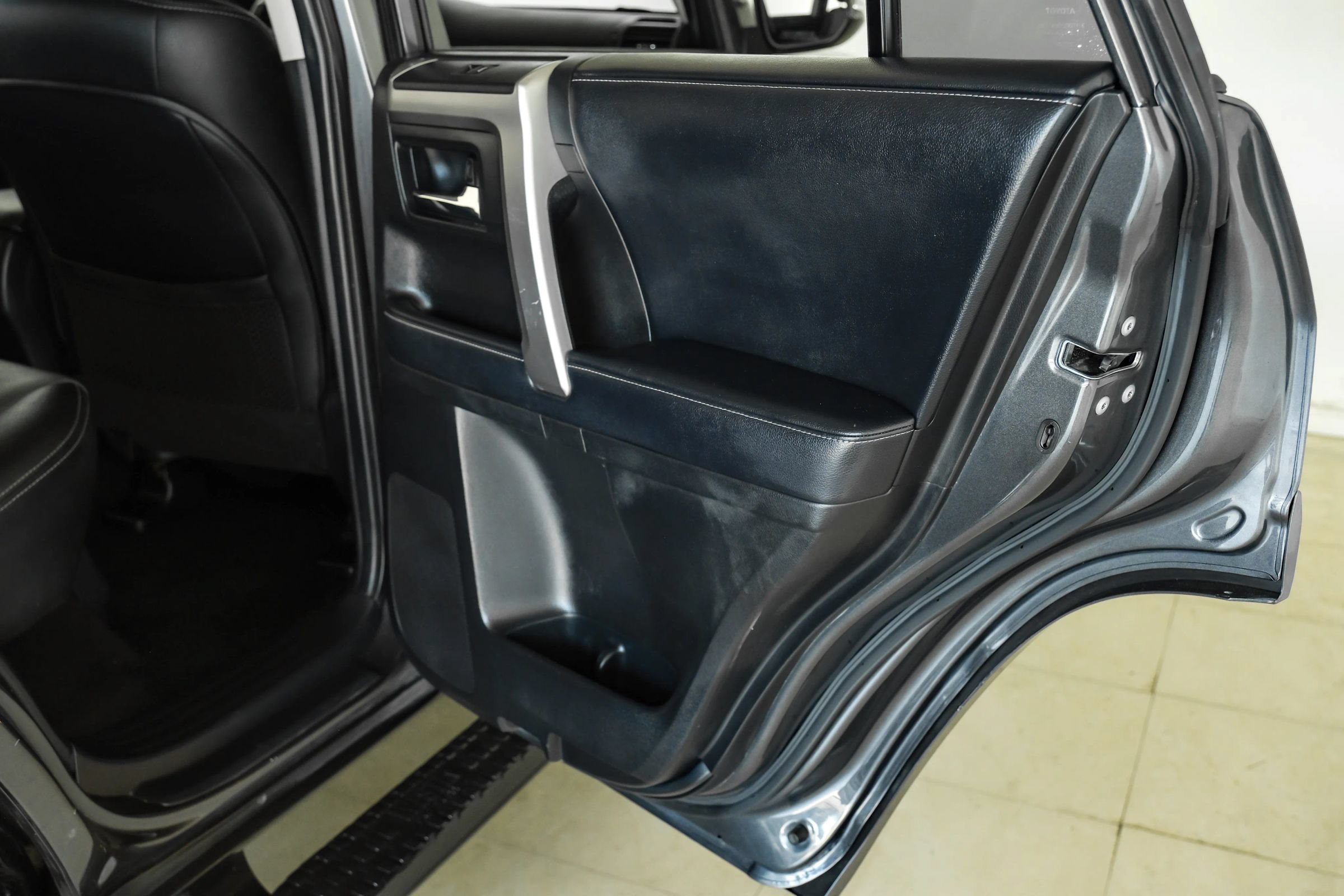 Used 2018 Toyota 4Runner SR5 Premium AWD/4WD image 41