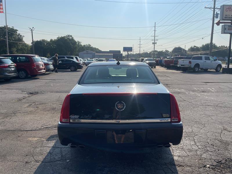 Used 2009 Cadillac DTS w/ Sun And Sound Package FWD image 5