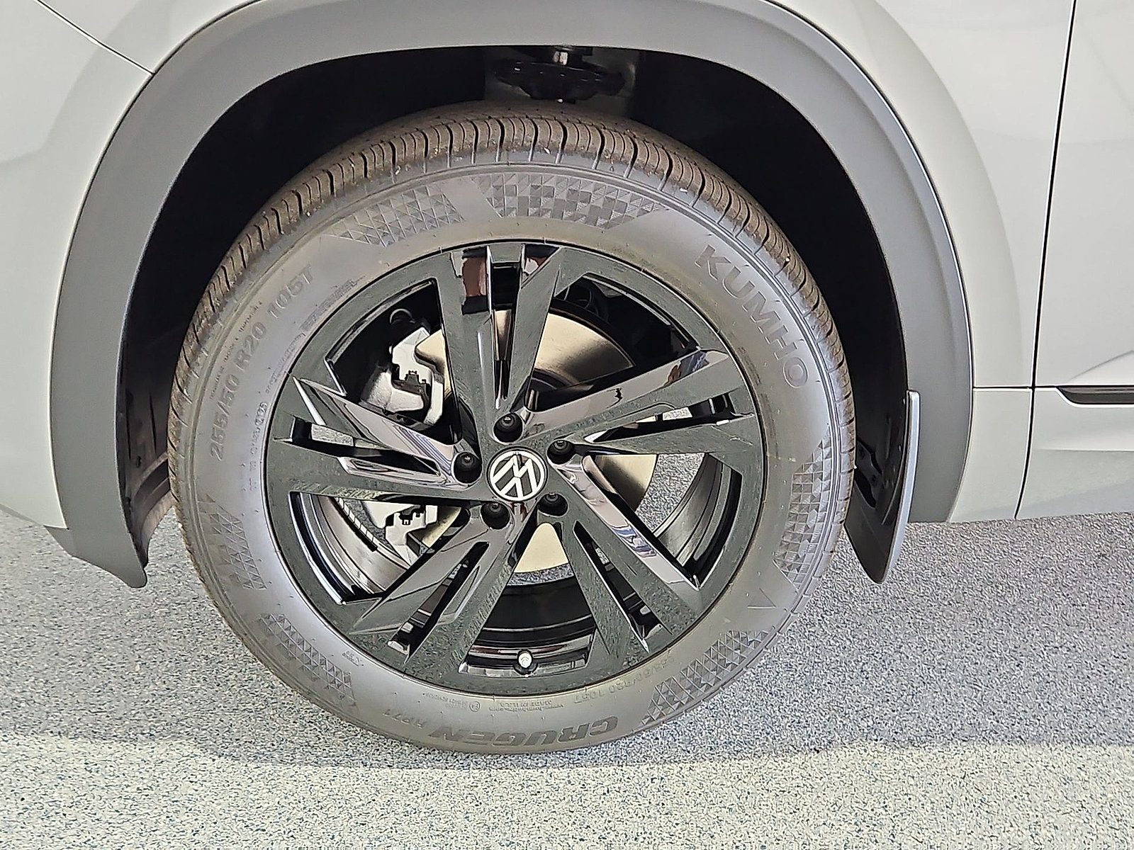 New 2026 Volkswagen Atlas Cross Sport SEL R-Line AWD/4WD image 12