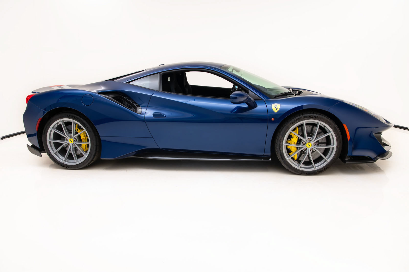 Certified 2020 Ferrari 488 Pista Coupe RWD image 3
