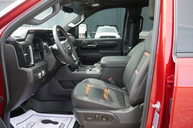 Used 2025 GMC Sierra 2500 AT4 w/ AT4 Premium Plus Package AWD/4WD image 2