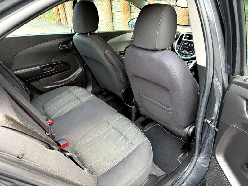 Used 2020 Chevrolet Sonic LT image 30