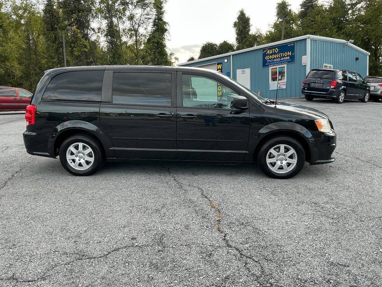 Used 2012 Dodge Grand Caravan SE FWD image 4