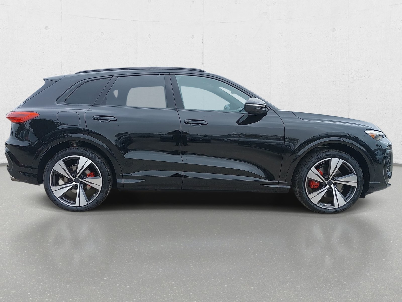 New 2026 Audi SQ5 Premium Plus AWD/4WD image 4