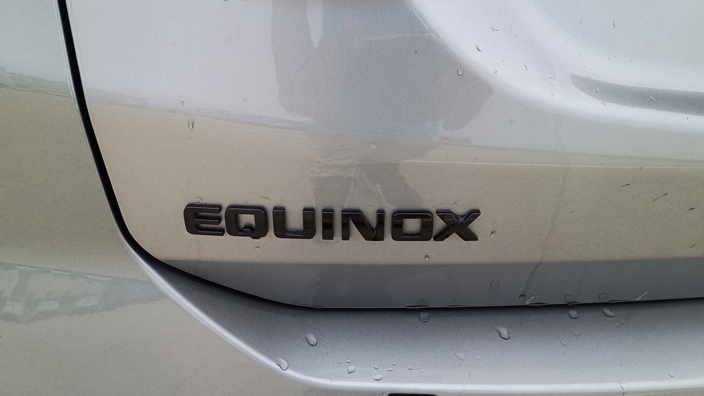 Used 2023 Chevrolet Equinox RS FWD image 10