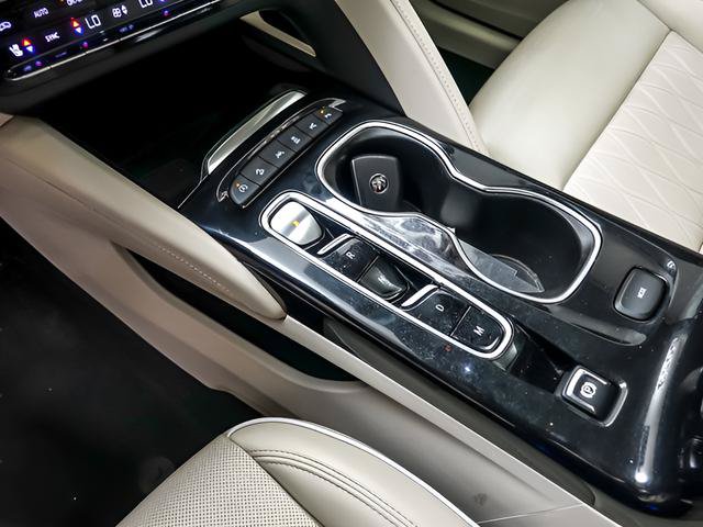 Used 2023 Buick Envision Avenir AWD/4WD image 23