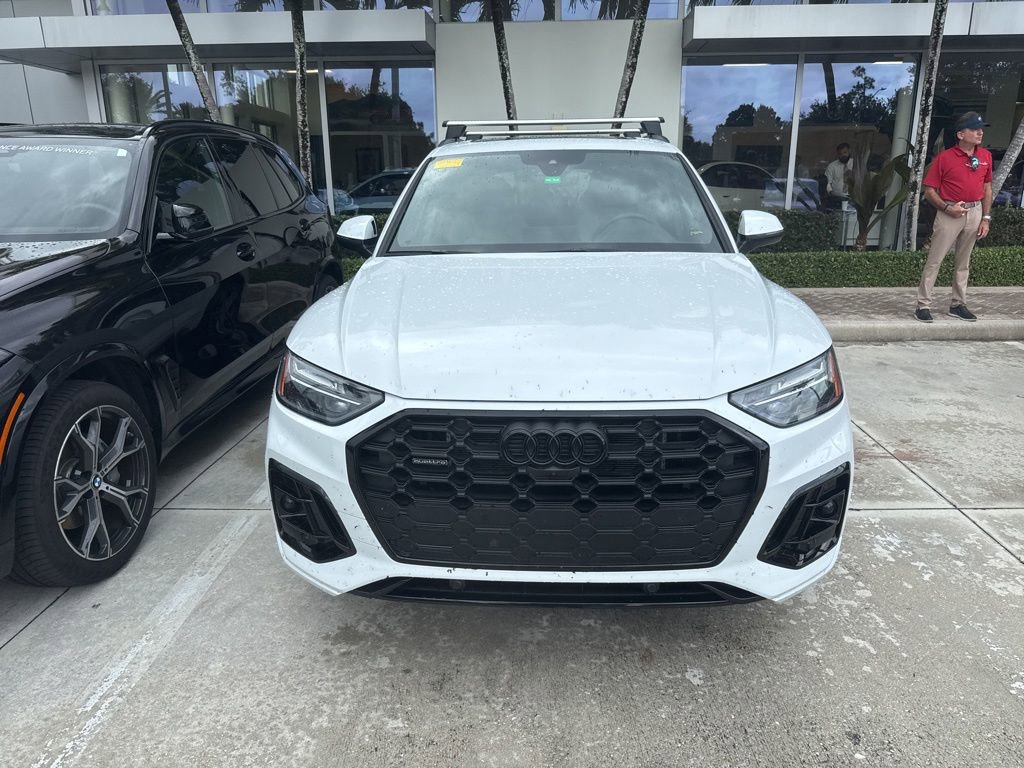 Used 2024 Audi Q5 e Premium Plus w/ Premium Plus Package AWD/4WD image 2