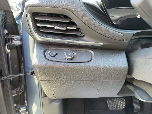 Used 2025 Buick Envista Preferred w/ Convenience I Package FWD image 21