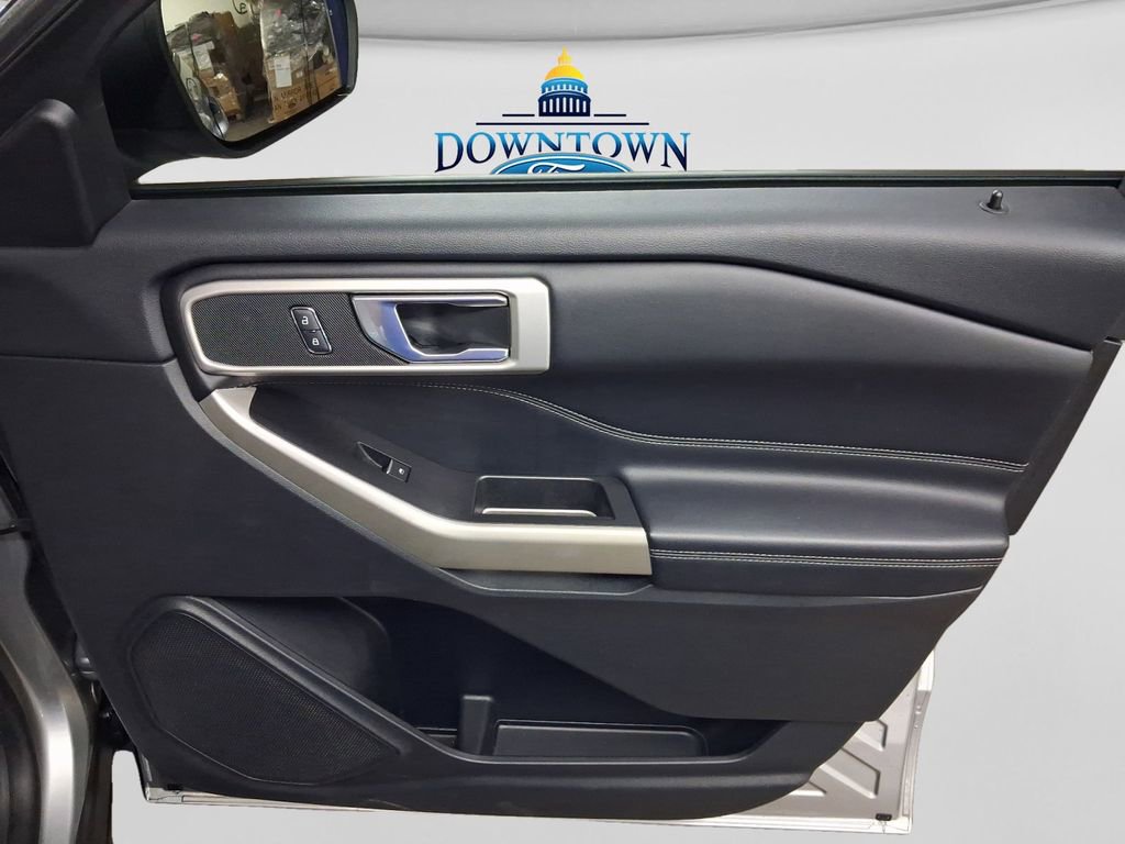 Used 2022 Ford Explorer XLT w/ Equipment Group 202A AWD/4WD image 21
