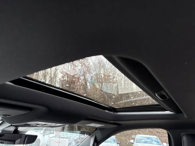 Used 2024 Chevrolet Silverado 3500 High Country w/ High Country Premium Package image 13