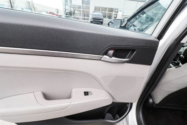 Used 2017 Hyundai Elantra SE FWD image 33