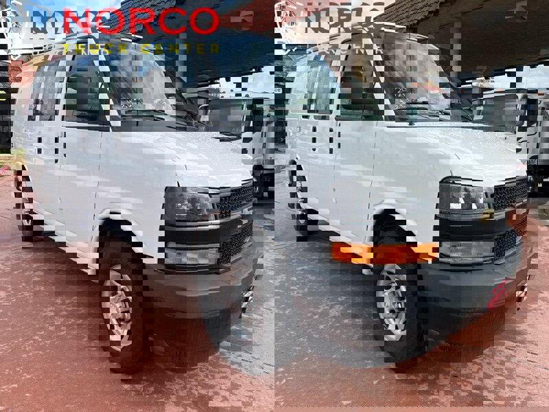 Used 2021 Chevrolet Express 2500 w/ Driver Convenience Package image 4